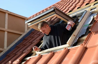 Pose de fenêtres de toit Velux à Écotay-l'Olme